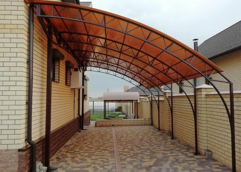 Проектирование, производство, монтаж навеса с полуарочной крышей в Уфе от компании "АктивСтрой"