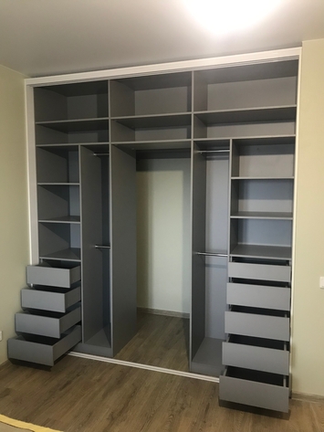 Шкафы-купе "Хай тек купе" на заказ Арт. UG1-77-888-045435