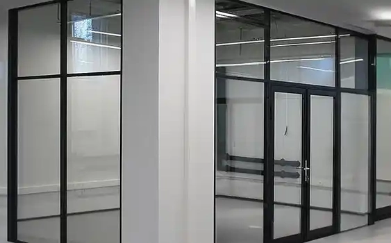 Фотография стационарной торговой переородки