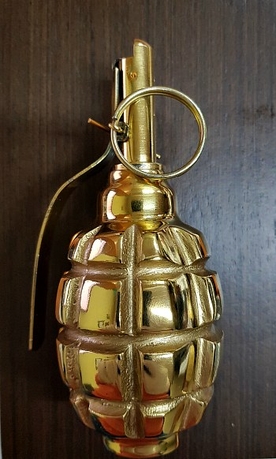 оружие в золоте