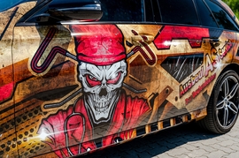 Оклейка автомобиля пленкой