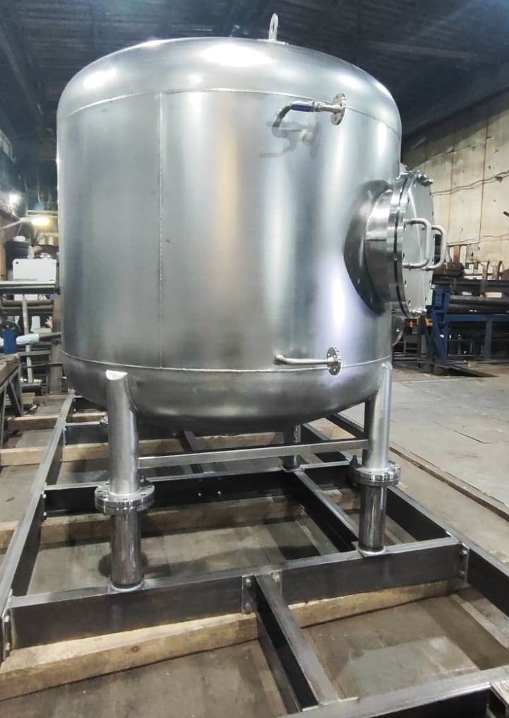 Аккумулирующая емкость V-2,4 м3
