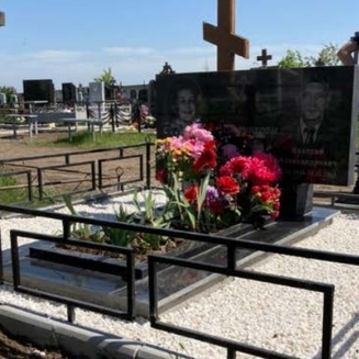 заказать памятник в Саратове на могилу 