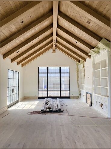 Деревянные потолки в загородном доме