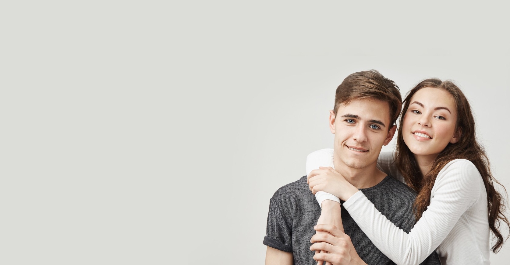 девушка и молодой человек