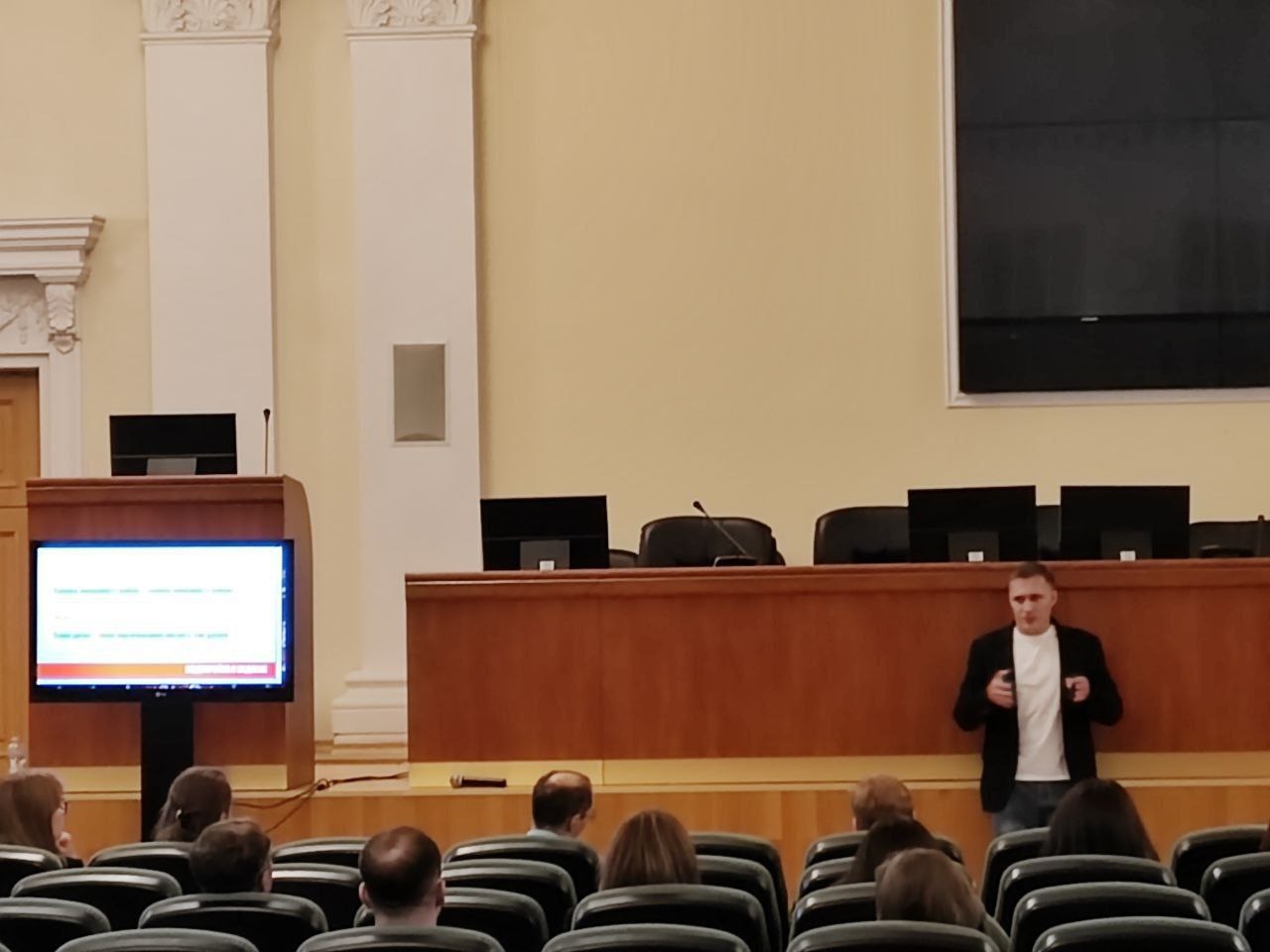 Психолог Данила Толмачев провел психологический тренинг