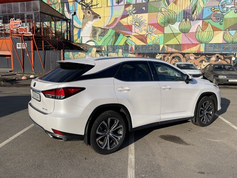 Фото: LEXUS RX