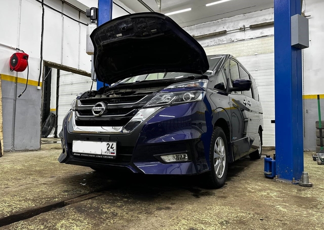 Машина на подьемнике