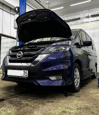 Машина на подьемнике