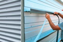 Профнастил на стене, отделка стен профлист