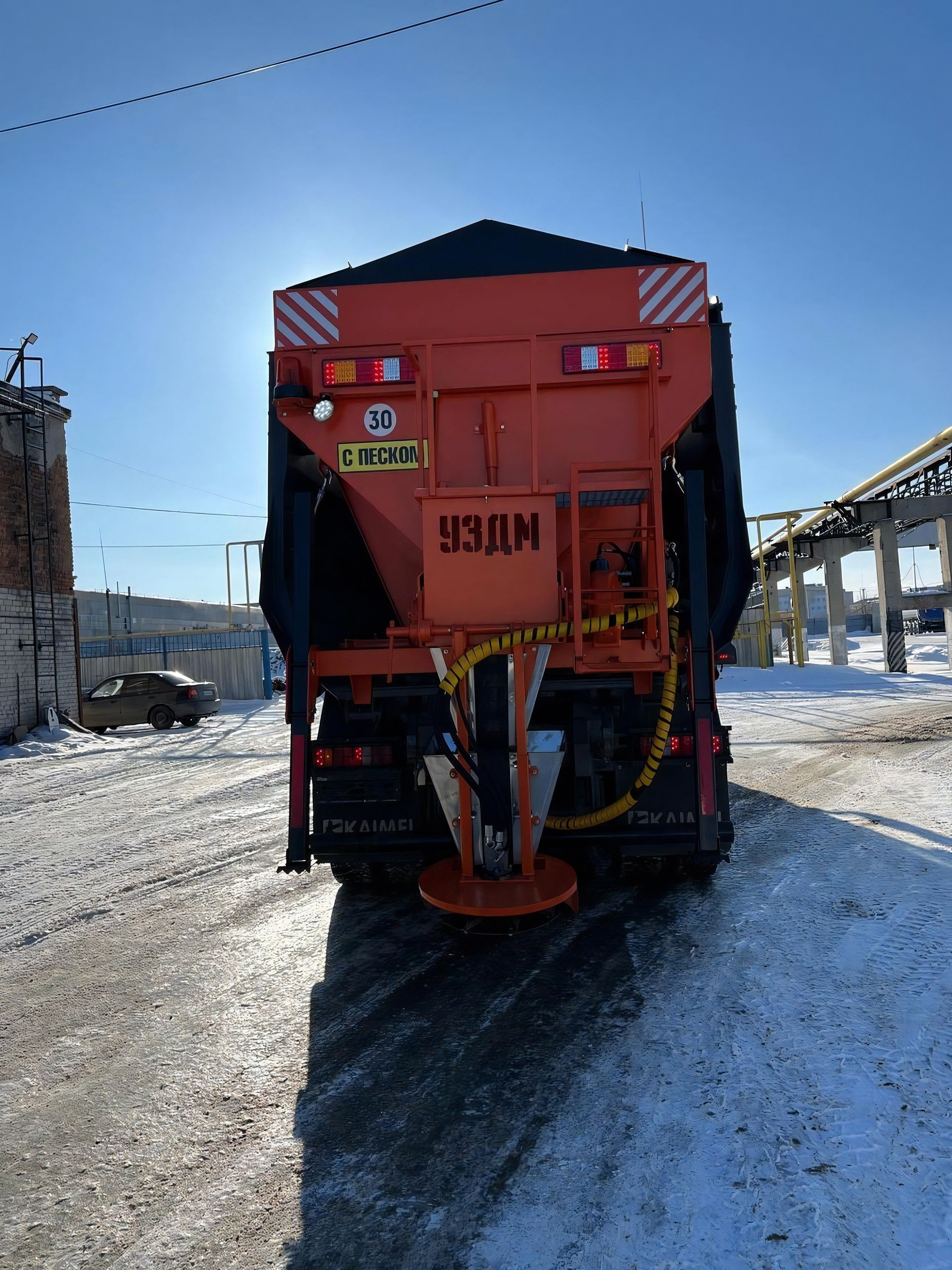 КДМ на базе самосвала Dongfeng