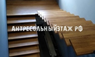 Лестница на монокосоуре без ограждений