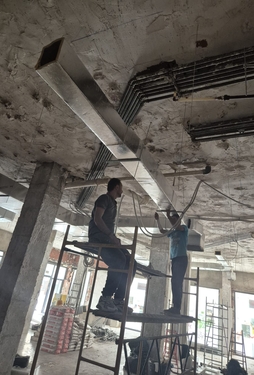 Montaje de split 3 kW en vivienda de Ruzafa