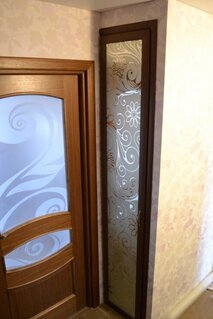 Распашная дверь для ниши в стене