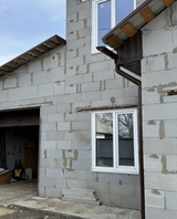 Готовый дом из газоблока с окнами
