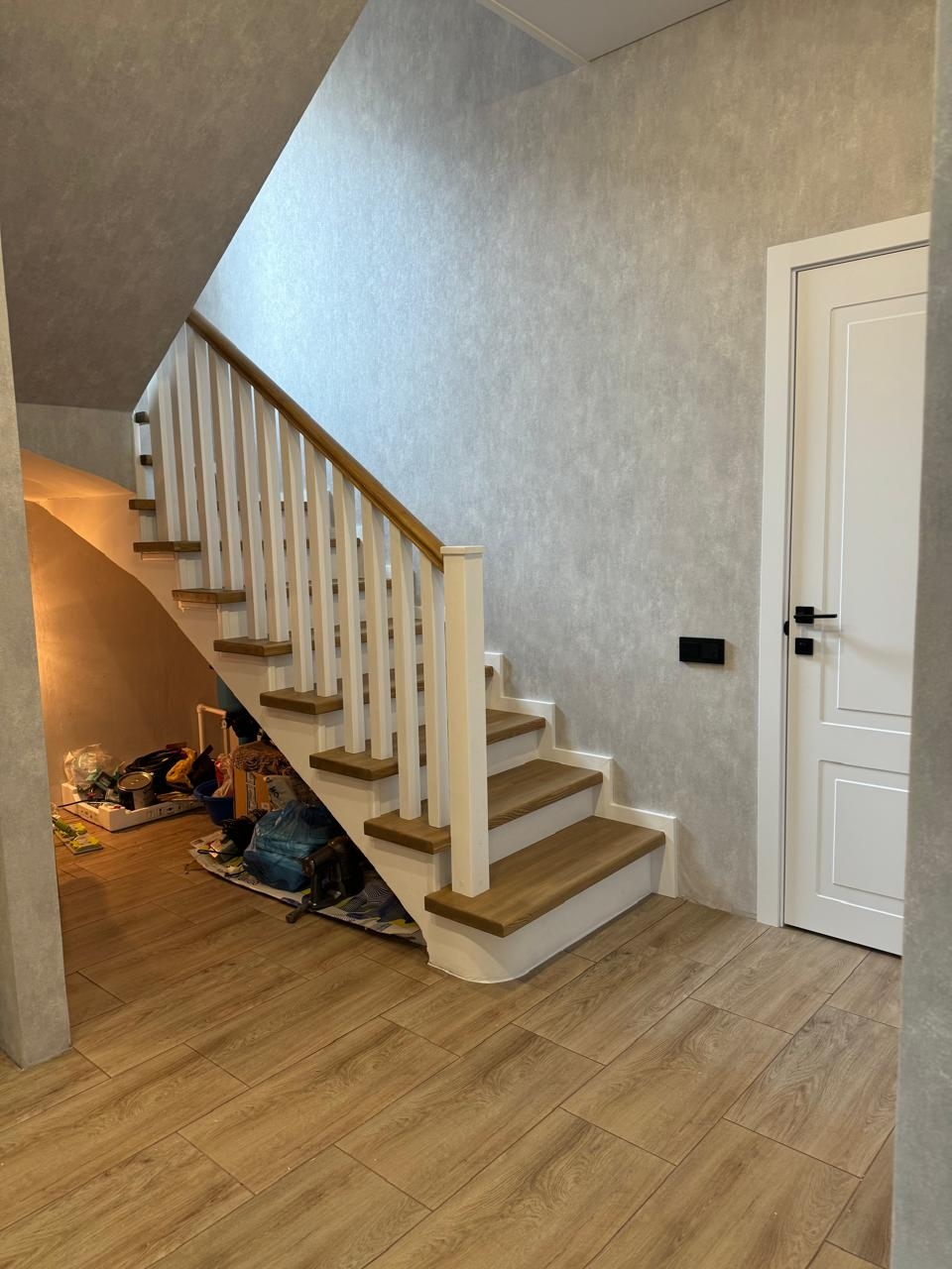 Изготовление деревянных лестниц 180 градусов на заказ в Уфе, Уфимском районе от компании Брент Вуд