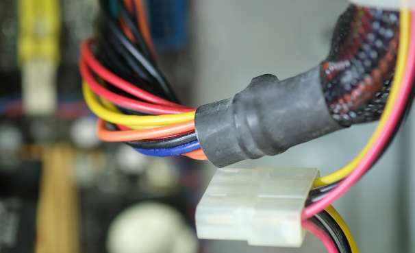 Замена проводки и установка розеток в квартире