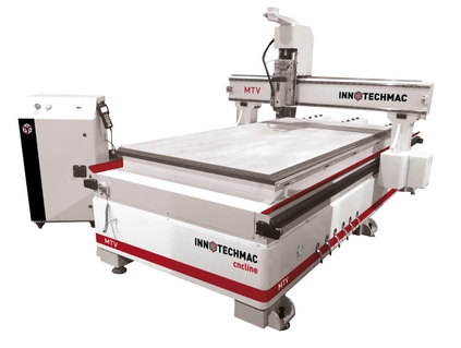 Крупноформатный обрабатывающий центр с ЧПУ 2040MTV белая окраска с красными вставками