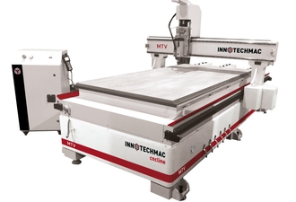 Фрезерный станок 1325 MTV с ЧПУ для обработки дерева и фанеры.