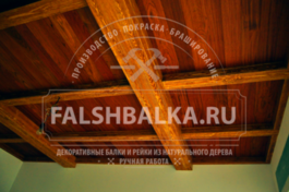 фальшбалки из лиственницы и вагонка крашенная из лиственницы