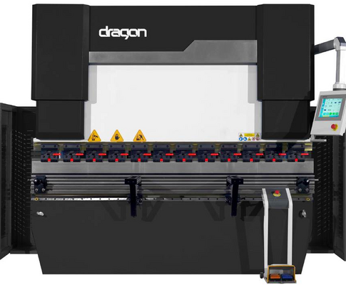 Гидравлический листогибочный пресс MT 15 50/1600 на белом фоне. Гибочный станок для металла.