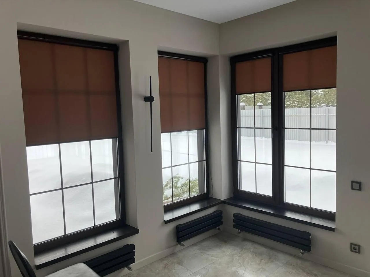 Рулонные шторы UNI в частном доме Красноярский район