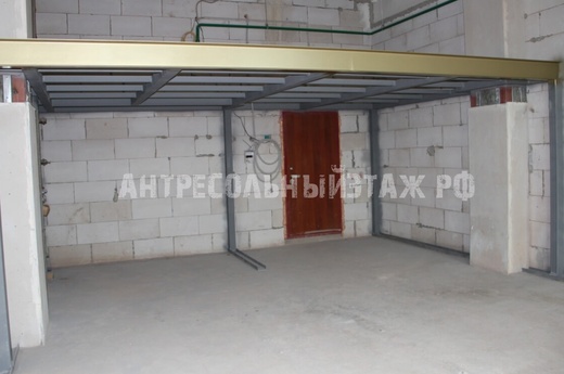Антресольный этаж в апартаментах ЖК Kleinhouse
