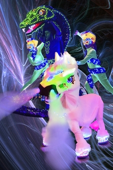 Светящиеся костюмы Змей и Дракона