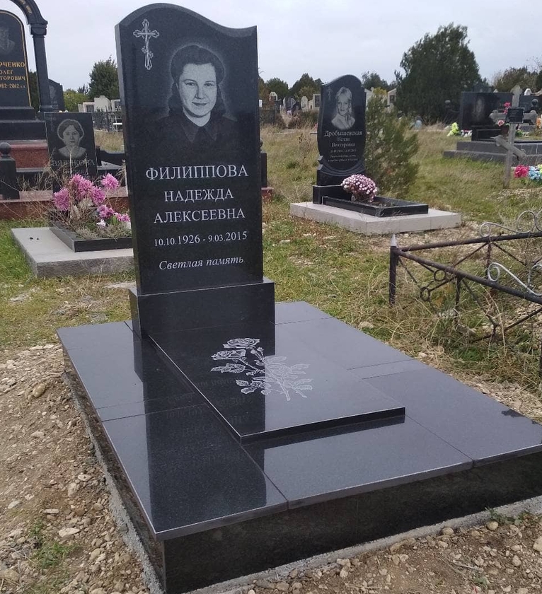 Каталог памятников на могилу от производителя в Симферополе по низким ценам