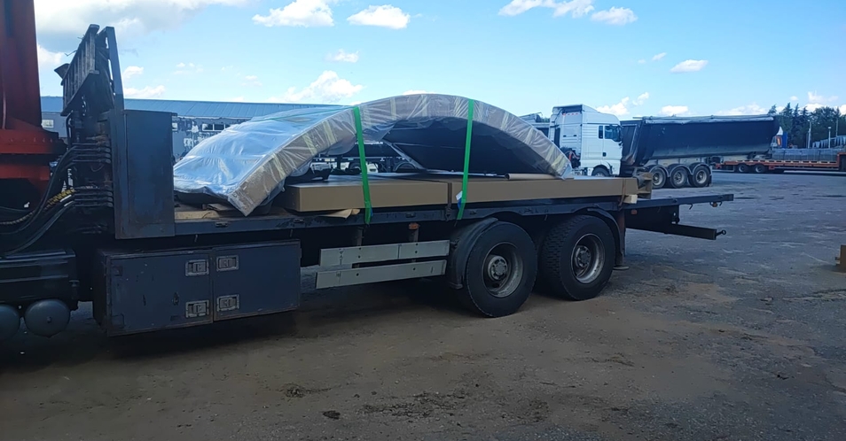 Перевозки груза низкорамной площадкой