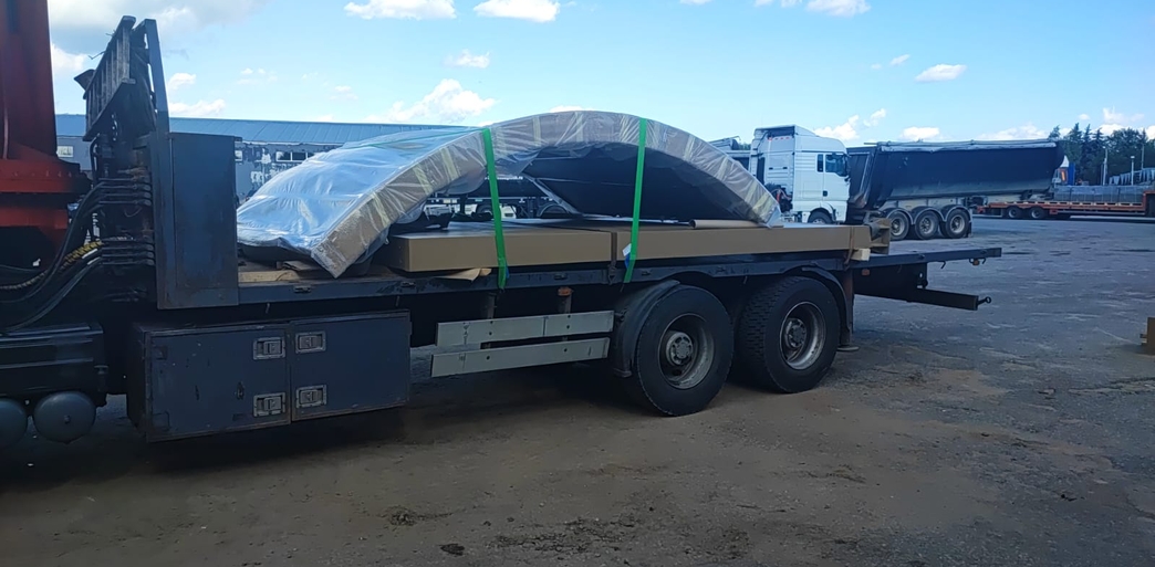 Перевозки груза низкорамной площадкой