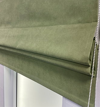 Рулонные шторы на лоджии, балконе в кассете с направляющими зебра день ночь