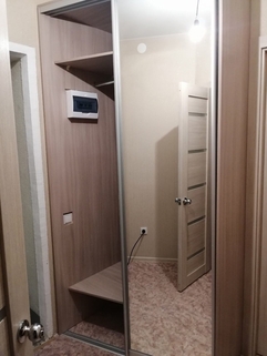 Встроенный шкаф купе в прихожей