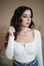 легкий макияж, локоны