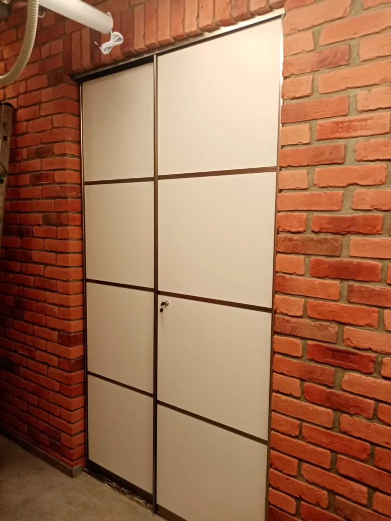 Встроенный шкаф-купе в нишу