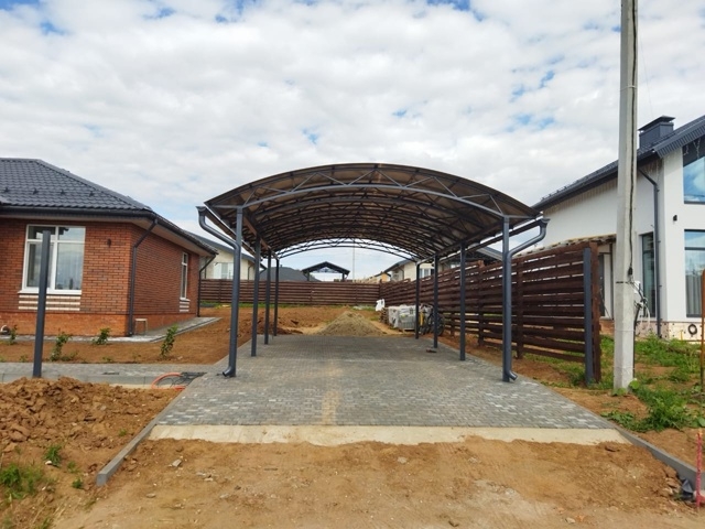 Проектирование, производство, монтаж навеса с арочной крышей в Уфе от компании "АктивСтрой"