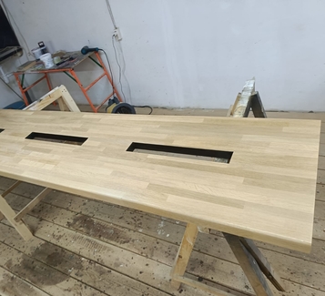 Изготовление угловых подоконников из дерева на заказ в Уфе от компании ЭкоМассивУфа