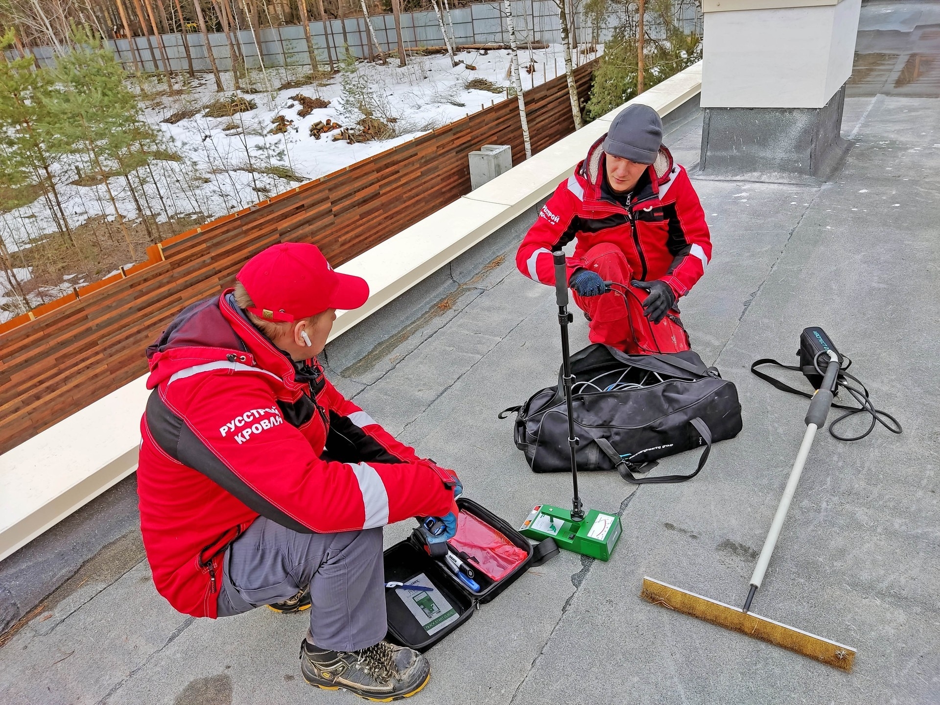 Найти  протечки  на  плоской  крове