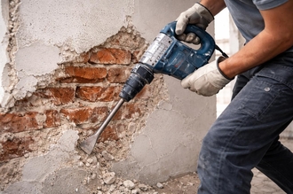 как быстро снять старую штукатурку со стен