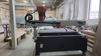 Раскрой ЛДСП на станке ЧПУ на производстве Hansa Mebel