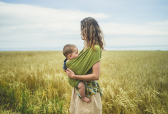 Кормящая мама с ребенком – безопасность лекарств при лактации