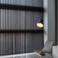 Вертикальные тканевые жалюзи в офисе в черном цвете в Самаре