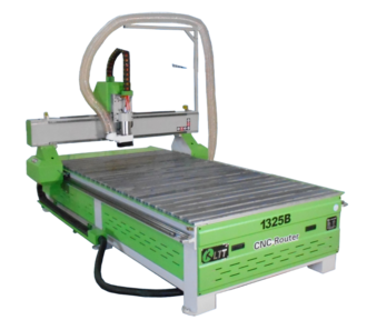 Фрезерно-гравировальный станок LTT-1325B с механическим столом и ручной сменой инструмента.