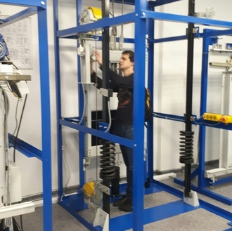 Учебный центр Неболсина готовит специалистов по лифтам на собственной учебной базе