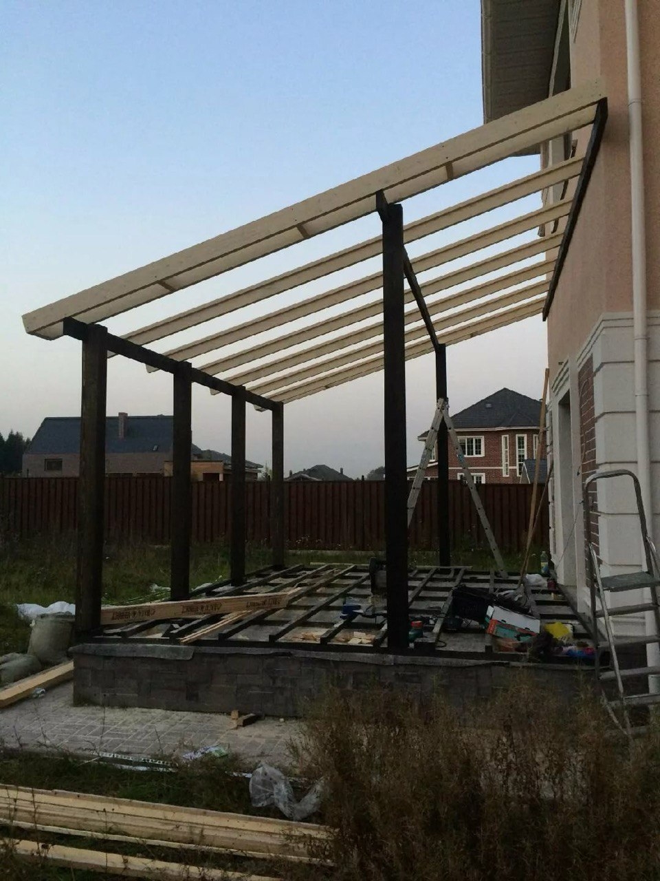 Изготовление и установка примыкающего навеса к дому в Уфе, Уфимском районе от АктивСтрой