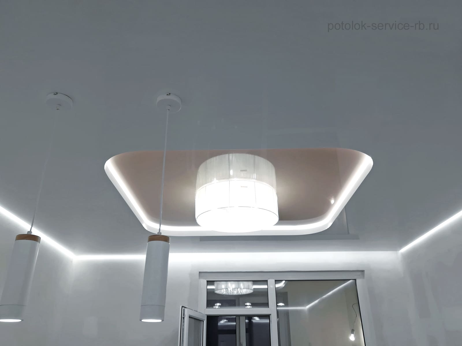 Потолки натяжные двухуровневые с подсветкой по периметру