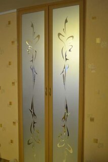 Встроенный шкаф распашные двери