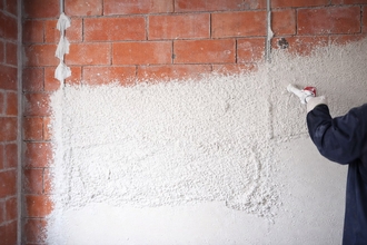 нанесение штукатурки