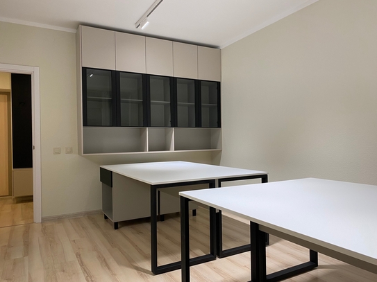 Шкафы в офис на заказ Art-07-04