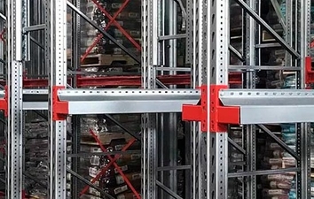 Полы мезонина на колоннах